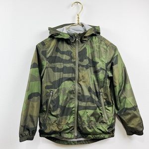 GAP Kids Camo Windbreaker Jacket Green Rainproof Hooded Boy’s Size Medium